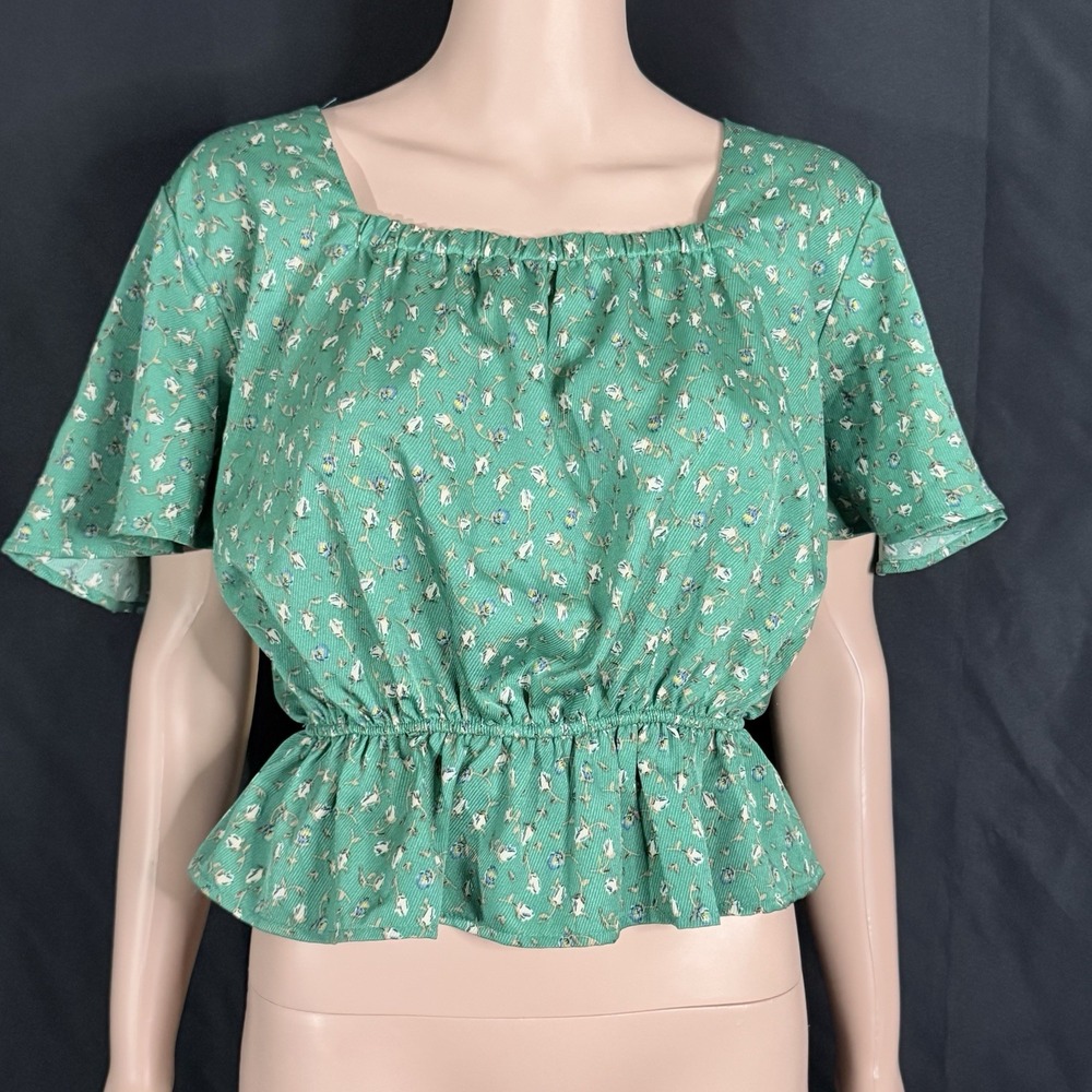 Jon & Anna Green Floral Peplum Crop Top Elastic Neck Flutter Sleeve Blouse L